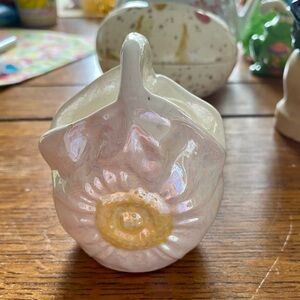Vintage Japan ENESCO Small Porcelain Pastel Snail Flower W/Handle Basket. EUC.